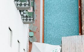 מלון שושנה - מבוגרים בלבד